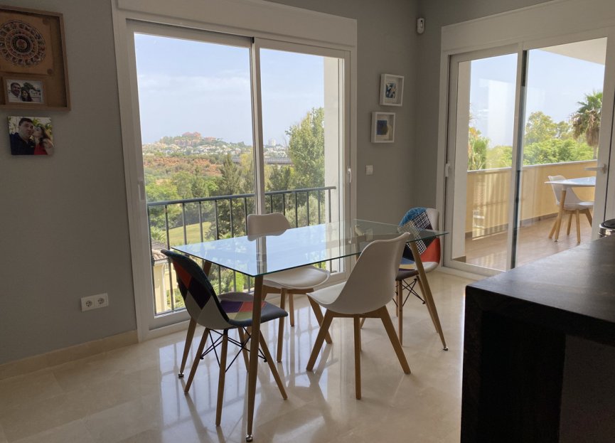 Resale - Apartment - Middle Floor Apartment - Benahavís - La Quinta