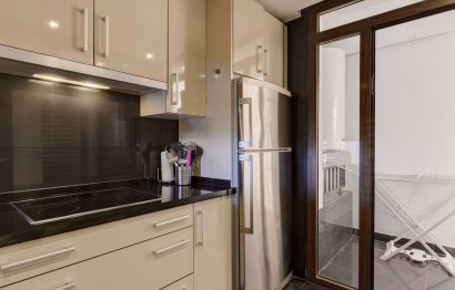 Resale - Apartment - Middle Floor Apartment - Estepona - Estepona Centro