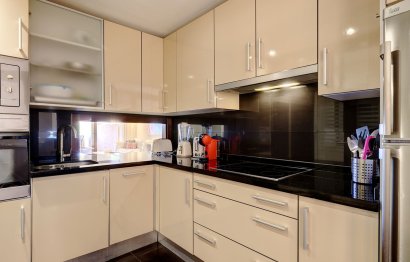 Resale - Apartment - Middle Floor Apartment - Estepona - Estepona Centro