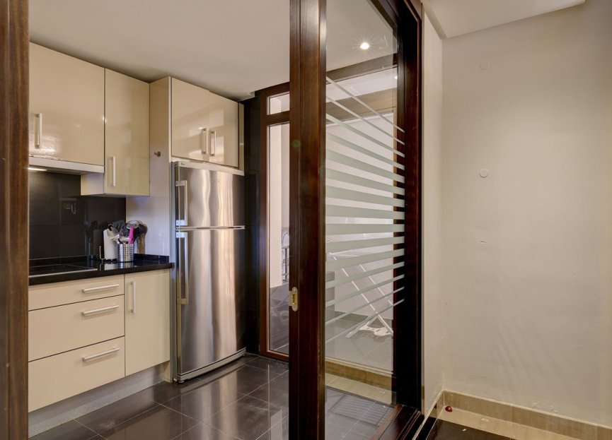 Resale - Apartment - Middle Floor Apartment - Estepona - Estepona Centro