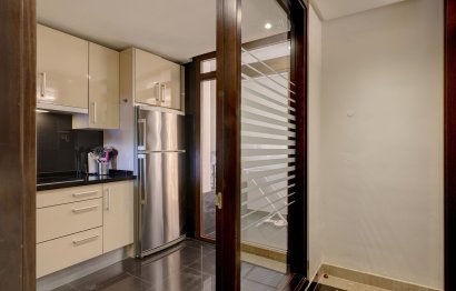 Resale - Apartment - Middle Floor Apartment - Estepona - Estepona Centro