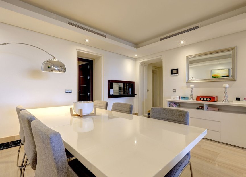Resale - Apartment - Middle Floor Apartment - Estepona - Estepona Centro