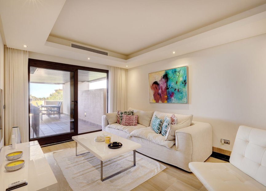 Resale - Apartment - Middle Floor Apartment - Estepona - Estepona Centro