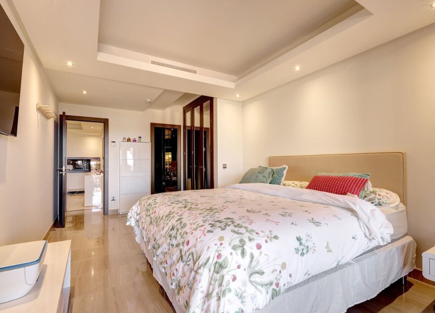 Resale - Apartment - Middle Floor Apartment - Estepona - Estepona Centro