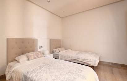 Resale - Apartment - Middle Floor Apartment - Estepona - Estepona Centro