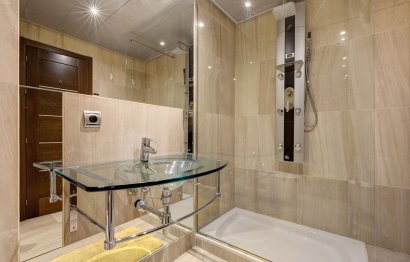 Resale - Apartment - Middle Floor Apartment - Estepona - Estepona Centro