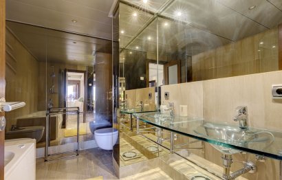 Resale - Apartment - Middle Floor Apartment - Estepona - Estepona Centro