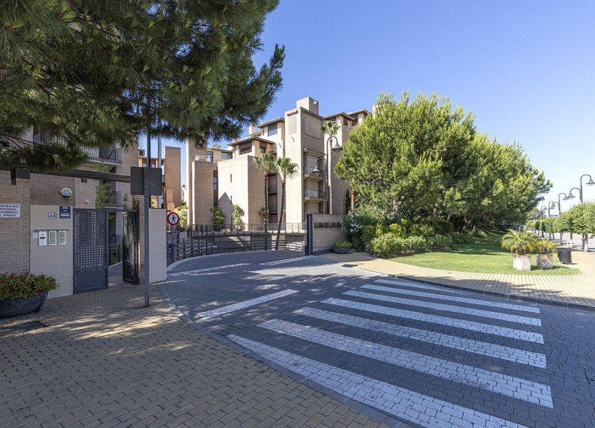 Resale - Apartment - Middle Floor Apartment - Estepona - Estepona Centro