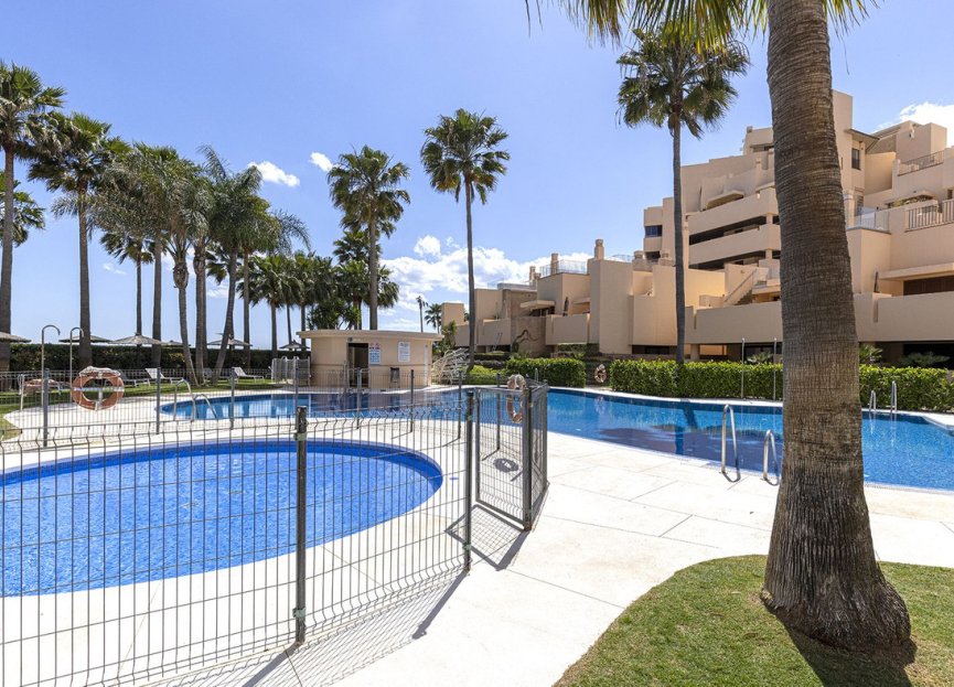 Resale - Apartment - Middle Floor Apartment - Estepona - Estepona Centro