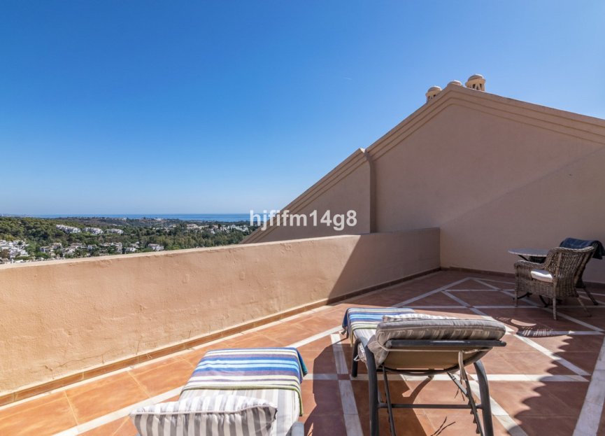 Resale - Apartment - Penthouse - Marbella - Nueva Andalucia