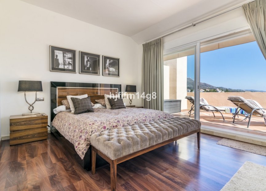 Resale - Apartment - Penthouse - Marbella - Nueva Andalucia