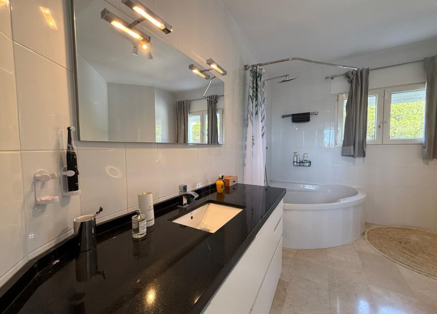 Reventa - House - Detached Villa - Marbella - Marbesa