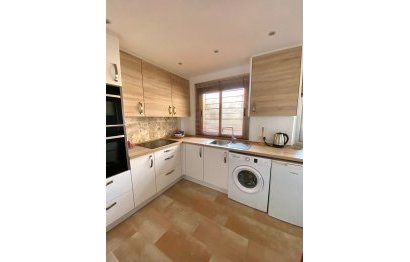 Resale - Apartment - Middle Floor Apartment - Fuengirola - Fuengirola Centro