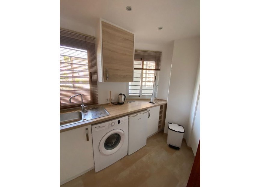 Resale - Apartment - Middle Floor Apartment - Fuengirola - Fuengirola Centro