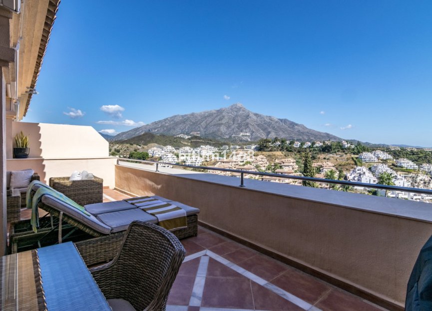 Resale - Apartment - Penthouse - Marbella - Nueva Andalucia