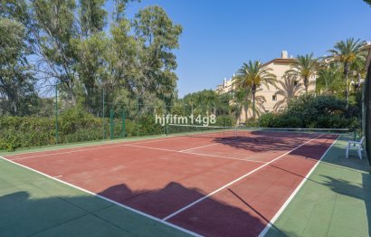 Resale - Apartment - Penthouse - Marbella - Nueva Andalucia