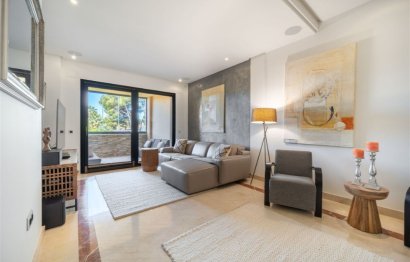 Resale - Apartment - Middle Floor Apartment - Marbella - Puerto Banús