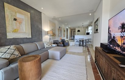Resale - Apartment - Middle Floor Apartment - Marbella - Puerto Banús