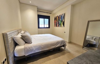 Resale - Apartment - Middle Floor Apartment - Marbella - Puerto Banús