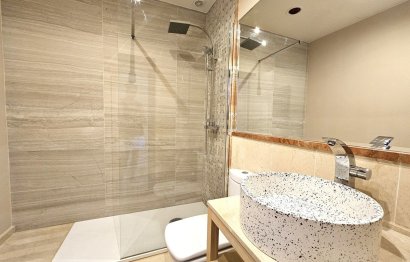 Resale - Apartment - Middle Floor Apartment - Marbella - Puerto Banús