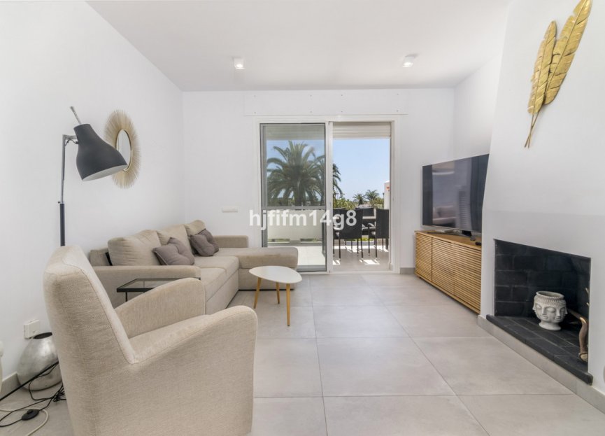 Resale - Apartment - Middle Floor Apartment - Marbella - Nueva Andalucia