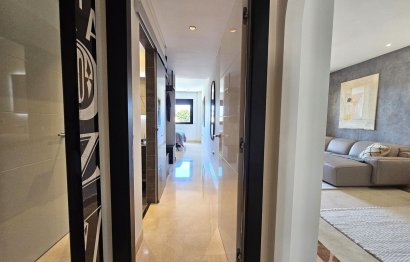 Resale - Apartment - Middle Floor Apartment - Marbella - Puerto Banús