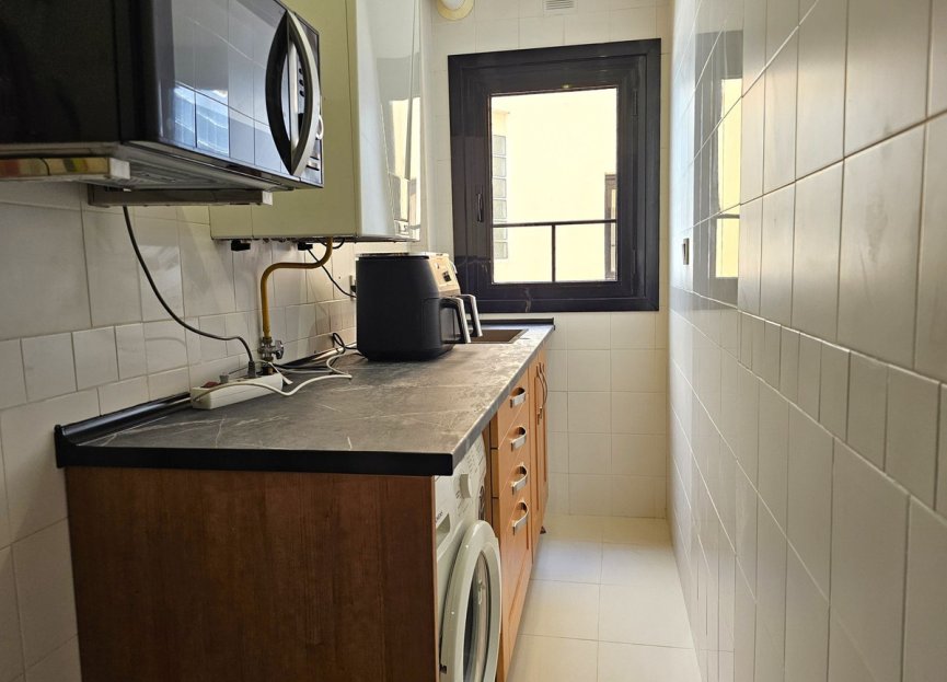 Resale - Apartment - Middle Floor Apartment - Marbella - Puerto Banús