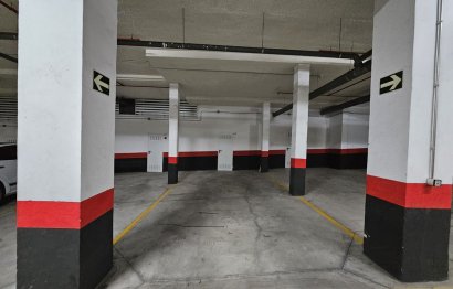 Resale - Apartment - Middle Floor Apartment - Marbella - Puerto Banús