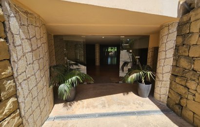 Resale - Apartment - Middle Floor Apartment - Marbella - Puerto Banús