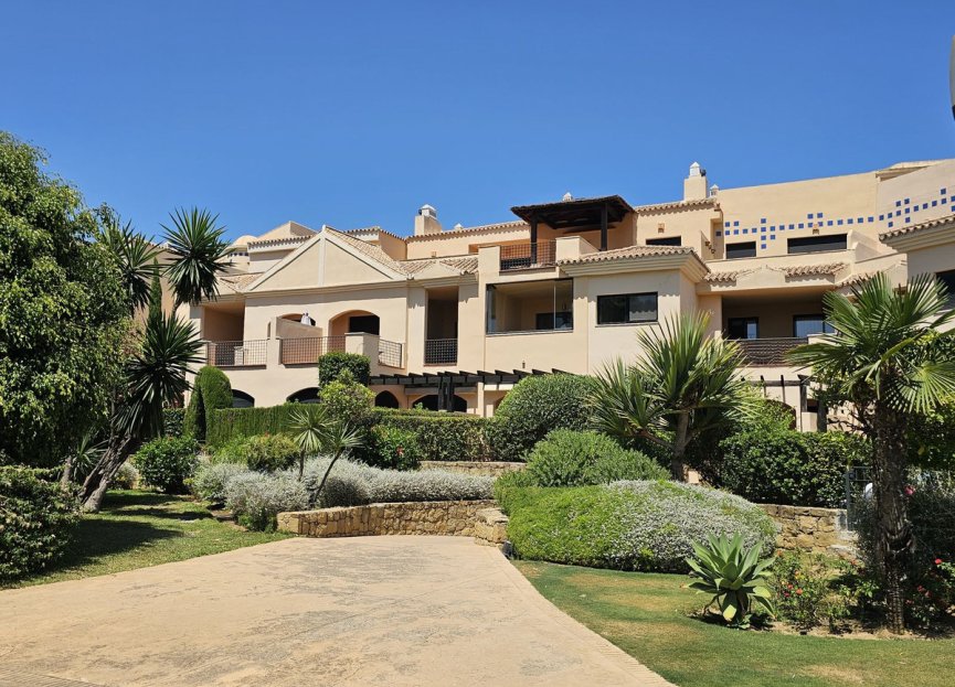 Resale - Apartment - Middle Floor Apartment - Marbella - Puerto Banús