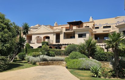 Resale - Apartment - Middle Floor Apartment - Marbella - Puerto Banús