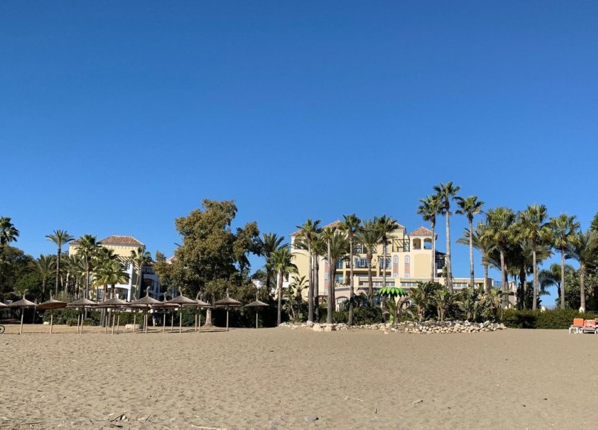 Resale - Plot - Residential Plot - Estepona - Atalaya