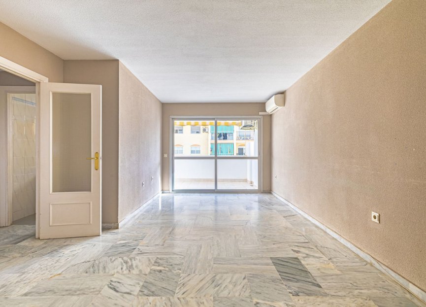 Resale - Apartment - Middle Floor Apartment - Fuengirola - Fuengirola Centro