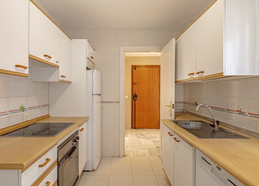 Resale - Apartment - Middle Floor Apartment - Fuengirola - Fuengirola Centro