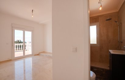 Resale - House - Detached Villa - Estepona - Estepona Centro