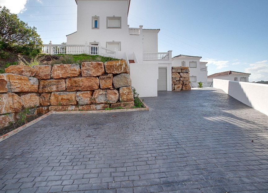 Resale - House - Detached Villa - Estepona - Estepona Centro