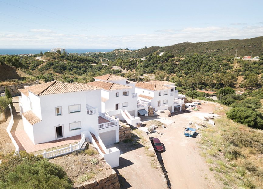 Resale - House - Detached Villa - Estepona - Estepona Centro
