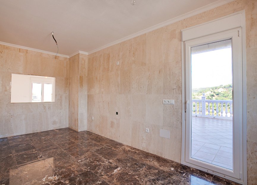 Resale - House - Detached Villa - Estepona - Estepona Centro