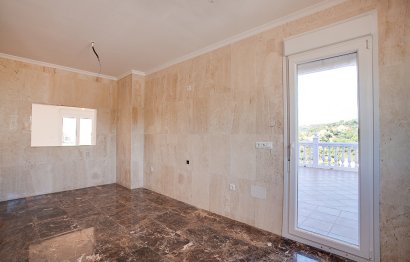 Resale - House - Detached Villa - Estepona - Estepona Centro