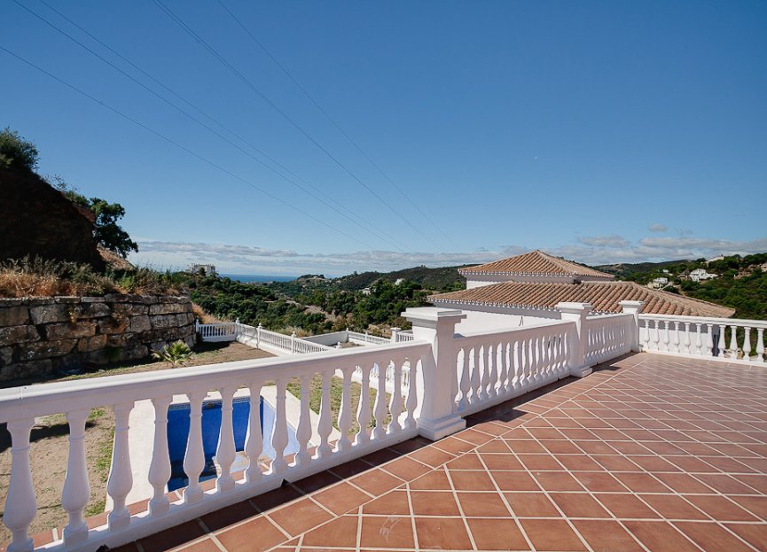 Resale - House - Detached Villa - Estepona - Estepona Centro