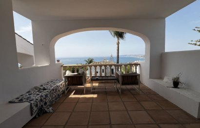 Resale - House - Detached Villa - Estepona - Estepona Centro