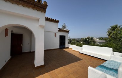 Resale - House - Detached Villa - Estepona - Estepona Centro
