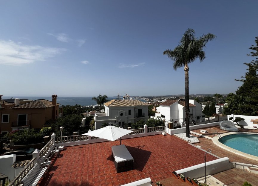 Resale - House - Detached Villa - Estepona - Estepona Centro