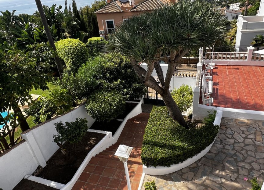 Resale - House - Detached Villa - Estepona - Estepona Centro