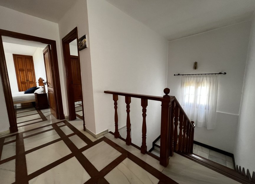 Resale - House - Detached Villa - Estepona - Estepona Centro