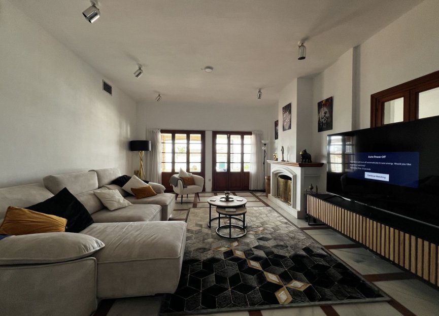 Resale - House - Detached Villa - Estepona - Estepona Centro