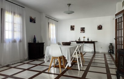 Resale - House - Detached Villa - Estepona - Estepona Centro