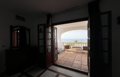 Resale - House - Detached Villa - Estepona - Estepona Centro