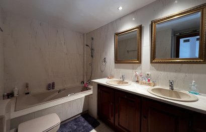 Resale - House - Detached Villa - Estepona - Estepona Centro