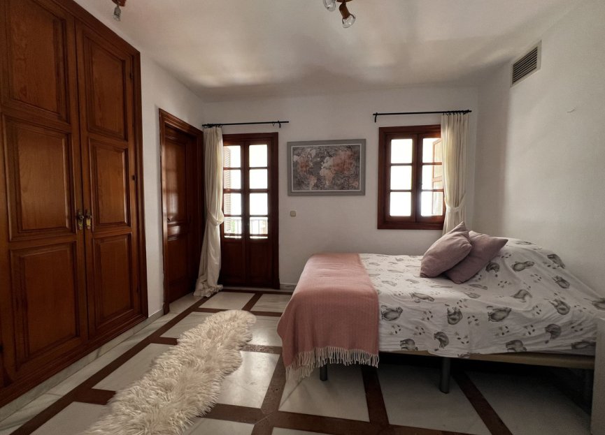 Resale - House - Detached Villa - Estepona - Estepona Centro